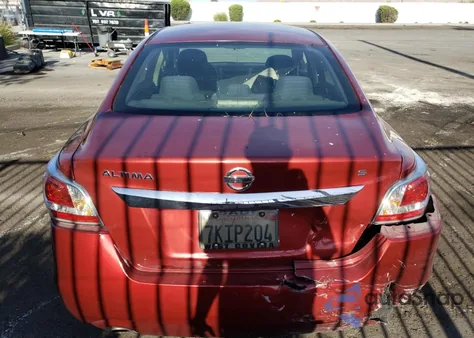 2015 Nissan Altima 2.5 из США, поврежденный, VIN 1N4AL3AP3FC262584